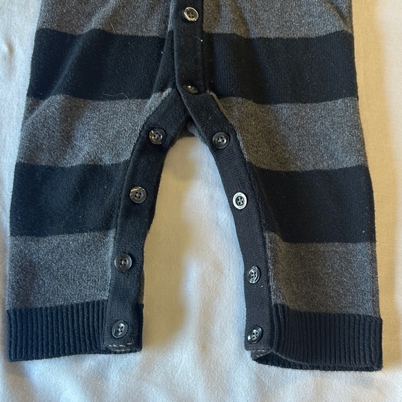 GAP Black and Gray Striped Kids knit Footie - Romper/Jumpsuit - Picture 3 of 4